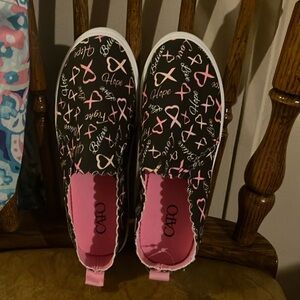 Cato new without tags breastcancer awareness tennis shoesSize 7M excellent shape